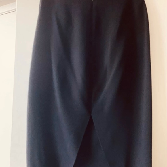 Vintage Moschino Pencil Skirt w Slit ✨FIRM unless bundled with other item✨ - Picture 3 of 3